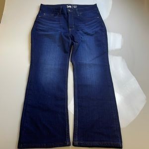 Lee Women Midrise Straight Leg Jean                                    X33-37